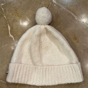 BURBERRY Cashmere Hat.  One size.  Cream.